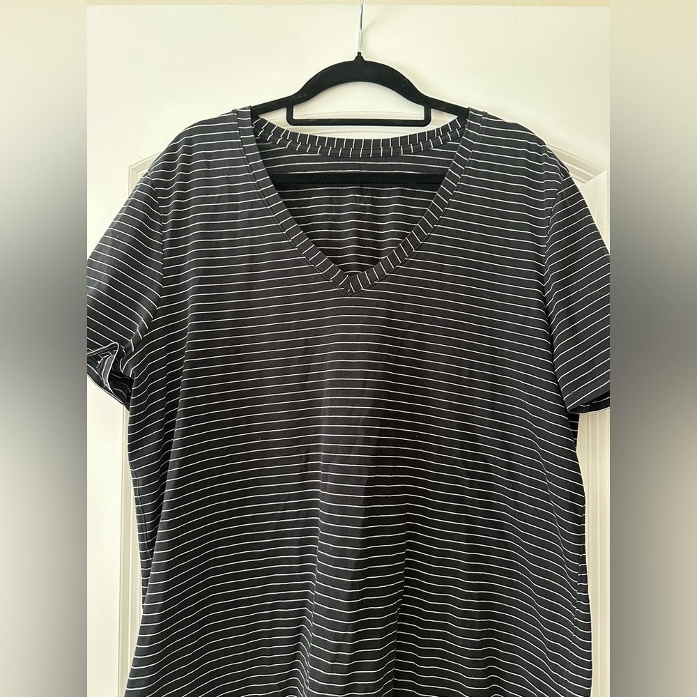 Lululemon love tee vneck